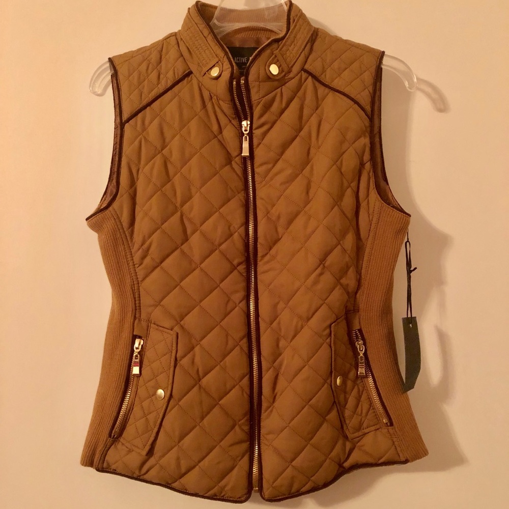 Camel vest